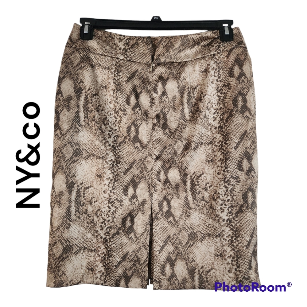 NY&Co Snakeskin Skirt, Size 4, NWT